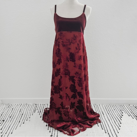 🚫Sold🚫 Vintage Dress Homecoming Maxi Formal Prom Floral Velvet Red - Picture 2 of 7
